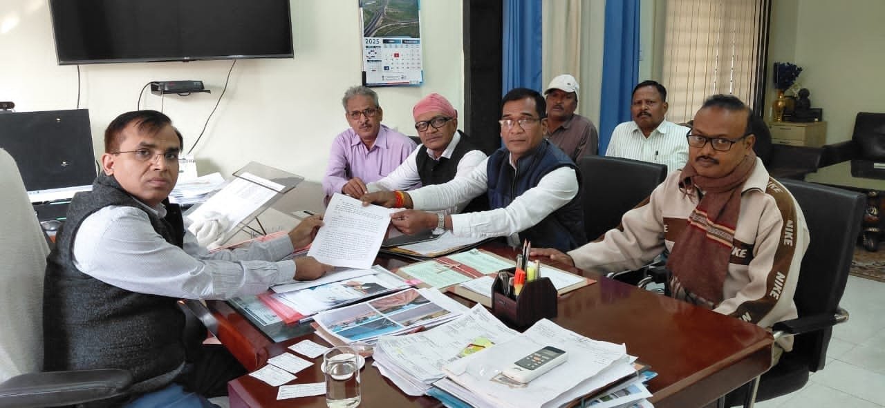 भारत माला एक्सप्रेस हाइवे : नक्शे बदलकर रिसाली चंद्राखुरी मार्ग को किया बाधित भारत माला एक्सप्रेस हाइवे : नक्शे बदलकर रिसाली चंद्राखुरी मार्ग को किया बाधित