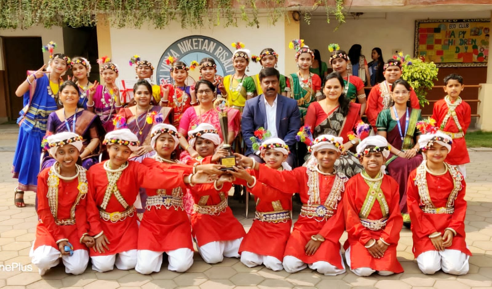 मैत्री विद्या निकेतन अंतर-विद्यालय नृत्य प्रतियोगिता में प्रथम