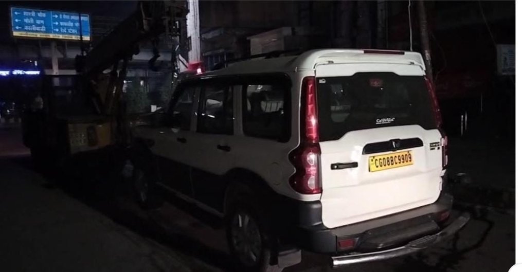 उद्योग मंत्री के पायलेटिंग स्कॉर्पियो दुर्घटनाग्रस्त, ड्राइवर था नशे में