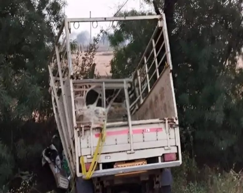 CG Accident : 3 मजदूरों की मौतः ट्रक ने पिकअप को टक्कर मारी, 2 घायल