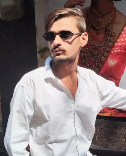 नेशनल हाईवे 53 में चरोदा के पास ई-रिक्शा एवं दुपहिया वाहन में भिड़ंत नेशनल हाईवे 53 में चरोदा के पास ई-रिक्शा एवं दुपहिया वाहन में भिड़ंत