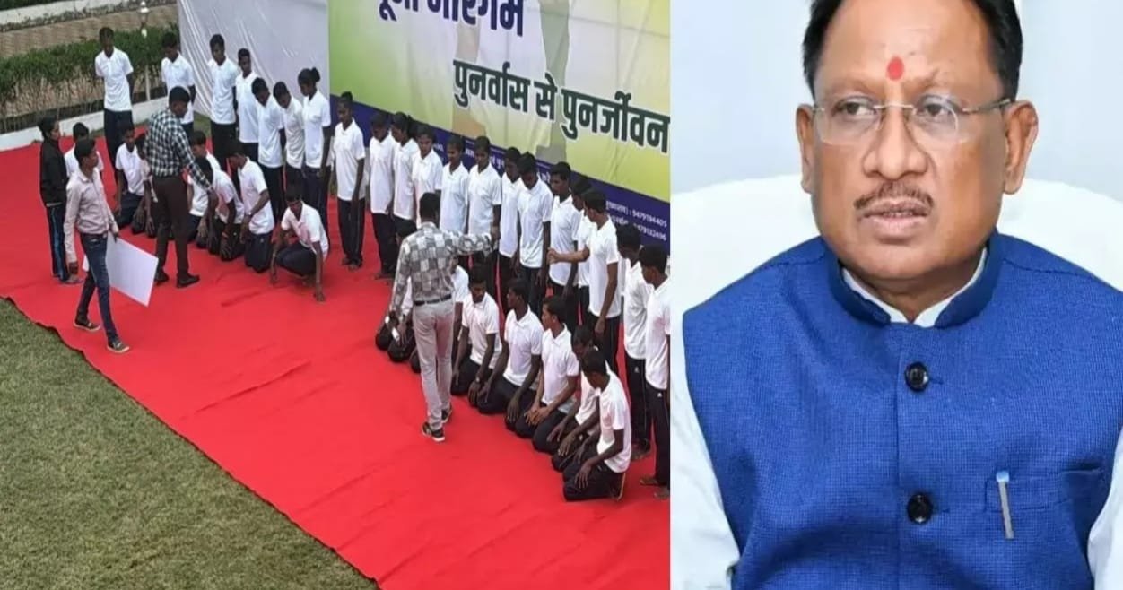 पूना मारगेम’ से शांति की ओर मजबूती से बढ़ते कदम: बीजापुर में 34 माओवादी कैडरों ने किया आत्मसमर्पण पूना मारगेम’ से शांति की ओर मजबूती से बढ़ते कदम: बीजापुर में 34 माओवादी कैडरों ने किया आत्मसमर्पण