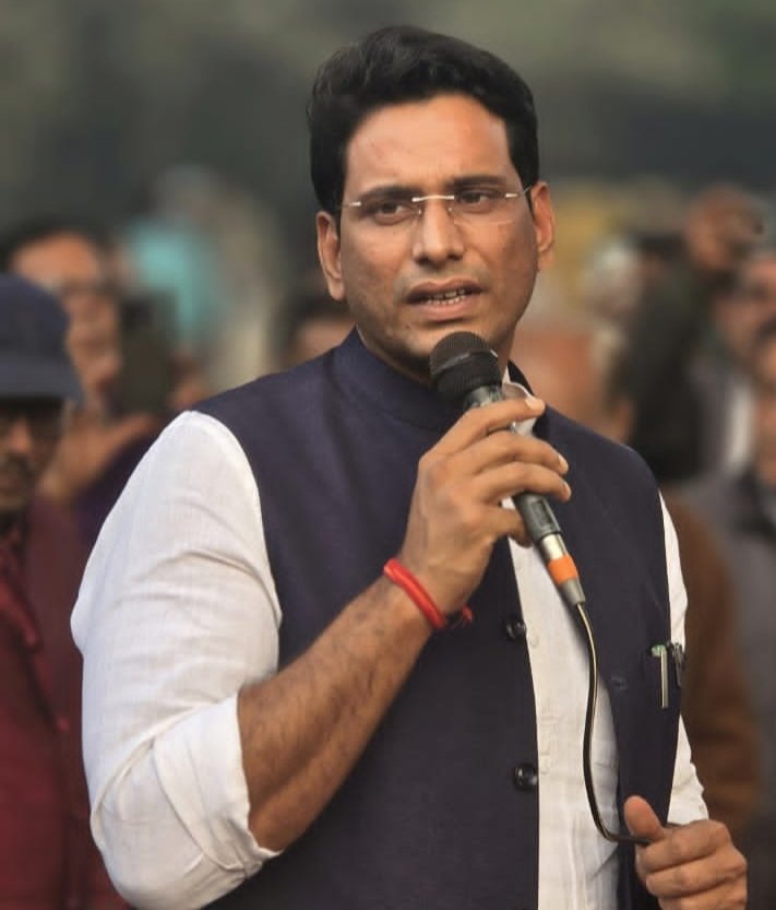 जमीन कारोबारियों पर लाठी चार्ज के खिलाफ देवेंद्र करेंगे 4 को भूख हड़ताल जमीन कारोबारियों पर लाठी चार्ज के खिलाफ देवेंद्र करेंगे 4 को भूख हड़ताल