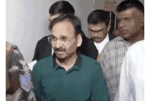 झारखंड शराब घोटाला : ACB झारखंड की दुर्ग में छापेमारी, कारोबारियों में हड़कंप