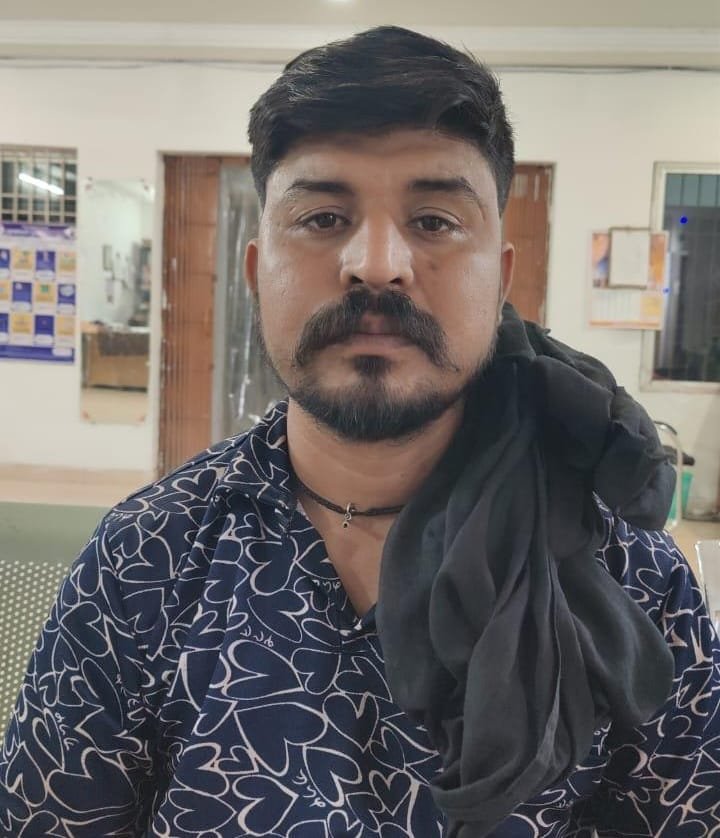 रसमड़ा हाईवे की रेलिंग क्षतिग्रस्त करने वाला ट्रक चालक गिरफ्तार रसमड़ा हाईवे की रेलिंग क्षतिग्रस्त करने वाला ट्रक चालक गिरफ्तार