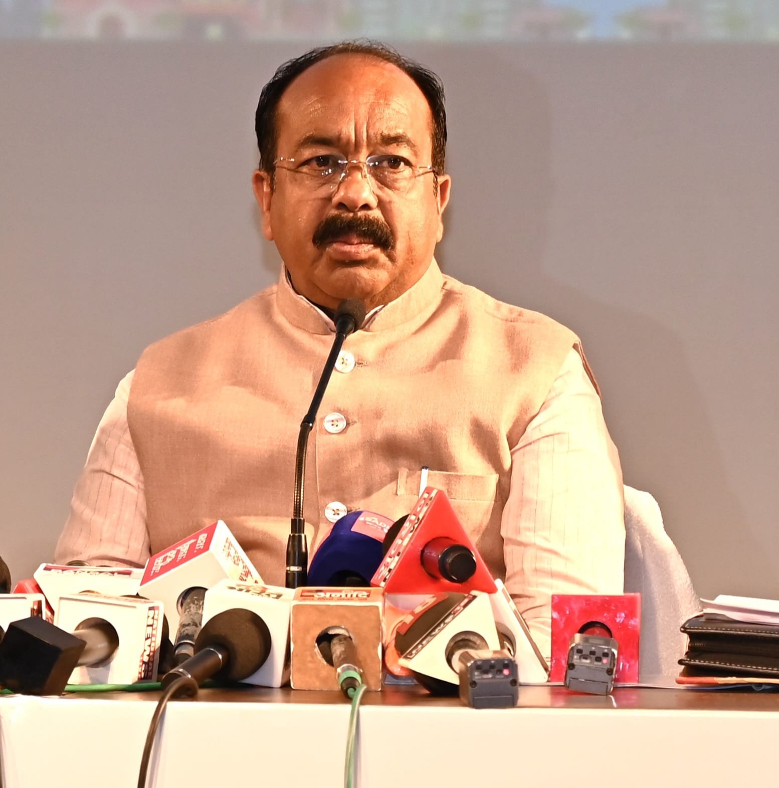 प्रत्येक ग्रामीण परिवार को सुरक्षित, शुद्ध एवं सतत पेयजल उपलब्ध कराना सरकार का लक्ष्य : उपमुख्यमंत्री अरुण साव प्रत्येक ग्रामीण परिवार को सुरक्षित, शुद्ध एवं सतत पेयजल उपलब्ध कराना सरकार का लक्ष्य : उपमुख्यमंत्री अरुण साव