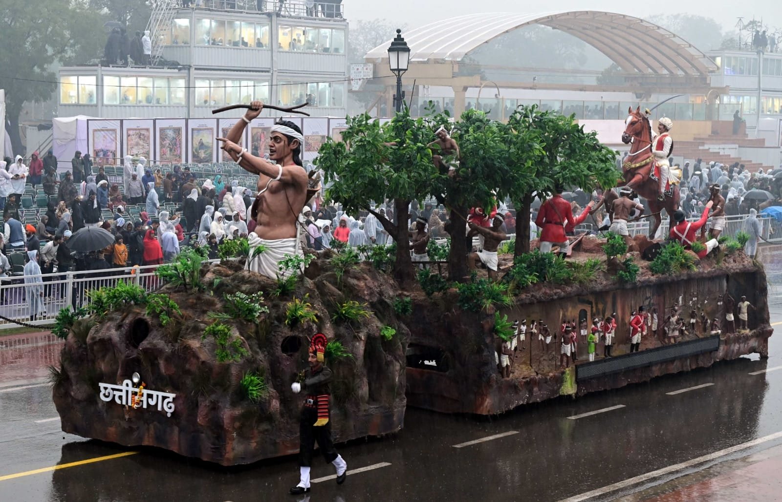 देश के पहले जनजातीय डिजिटल संग्रहालय की थीम पर कर्तव्य पथ पर सजी छत्तीसगढ़ की झांकी