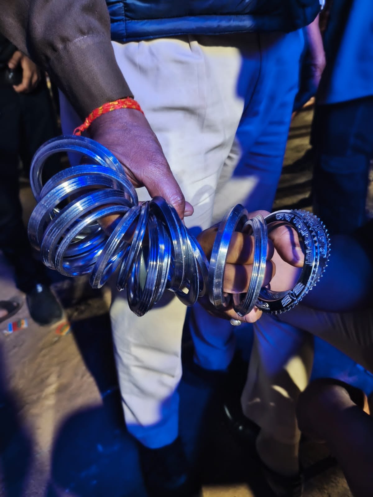 मड़ाई मेला में दुर्ग पुलिस ने 1000 से अधिक आपत्तिजनक वस्तुएं की जप्त मड़ाई मेला में दुर्ग पुलिस ने 1000 से अधिक आपत्तिजनक वस्तुएं की जप्त