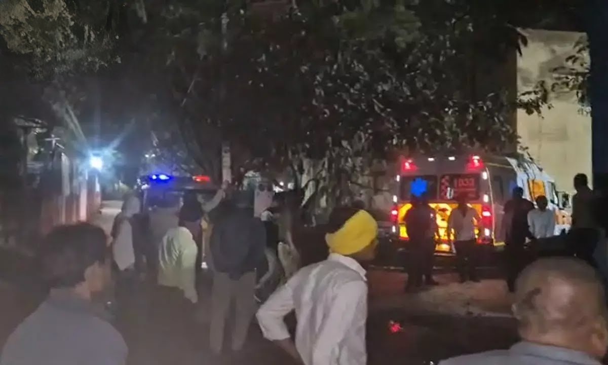 CG News : हाइवा ने दो बाइक सवार को कुचला, तीन की मौत, दो गंभीर