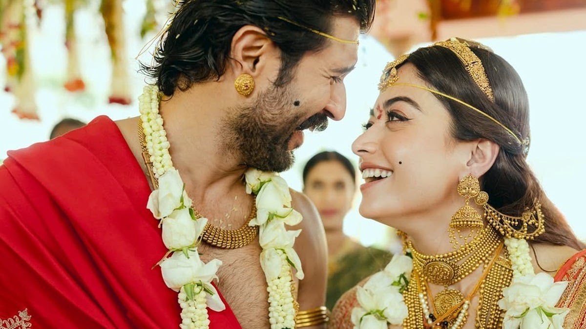 धीमी सांसें-नम आंखें…’, मंडप पर आ रही थीं रश्मिका, पीठ फेरकर बैठे थे दूल्हेराजा विजय, हुए इमोशनल