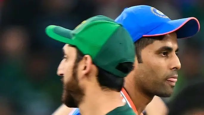 PCB व ICC की बैठक में ऐसा क्या हुआ कि PAK ने IND के ख़िलाफ़ मैच के बायकॉट का फ़ैसला बदला?