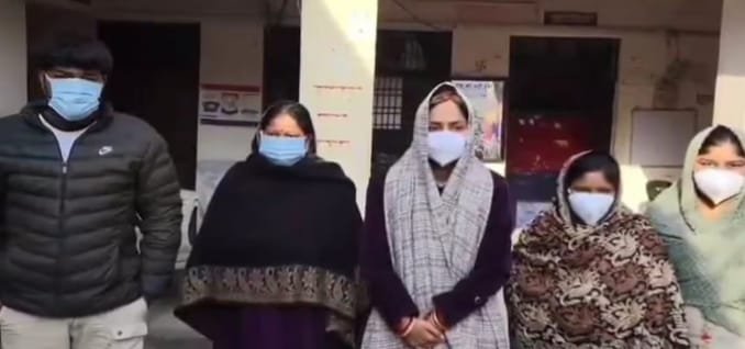 यूपी के प्रयागराज में नाबालिग हिंदू लड़की का ब्रेनवॉश; I-Phone का लालच देकर निकाले अंडाणु… जोया खान समेत 5 गिरफ्तार यूपी के प्रयागराज में नाबालिग हिंदू लड़की का ब्रेनवॉश; I-Phone का लालच देकर निकाले अंडाणु… जोया खान समेत 5 गिरफ्तार