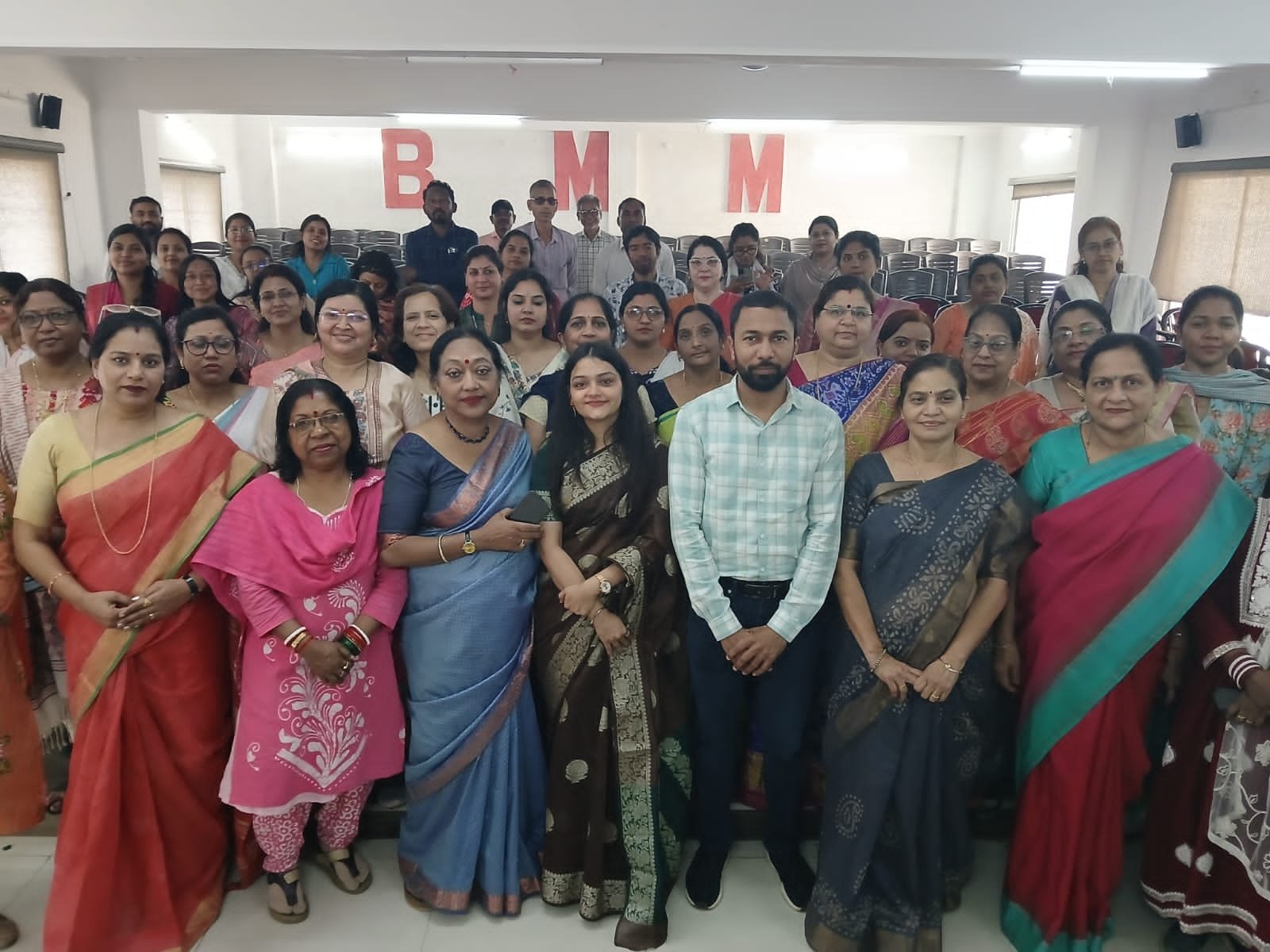 भिलाई महिला महाविद्यालय में विदाई समारोह का आयोजन