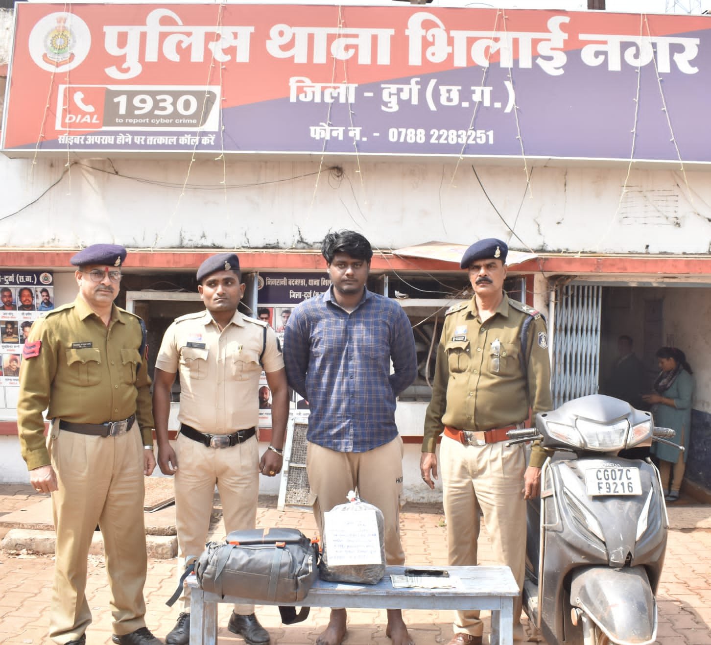 नशे के खिलाफ दुर्ग पुलिस की बड़ी कार्रवाई, 2.2 किलो गांजा के साथ युवक गिरफ्तार