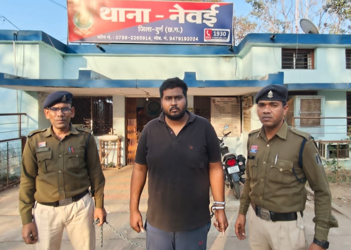 भिलाई में मां पर धर्म परिवर्तन का बनाया दबाव, बेटे पर दर्ज हुआ अपराध भिलाई में मां पर धर्म परिवर्तन का बनाया दबाव, बेटे पर दर्ज हुआ अपराध