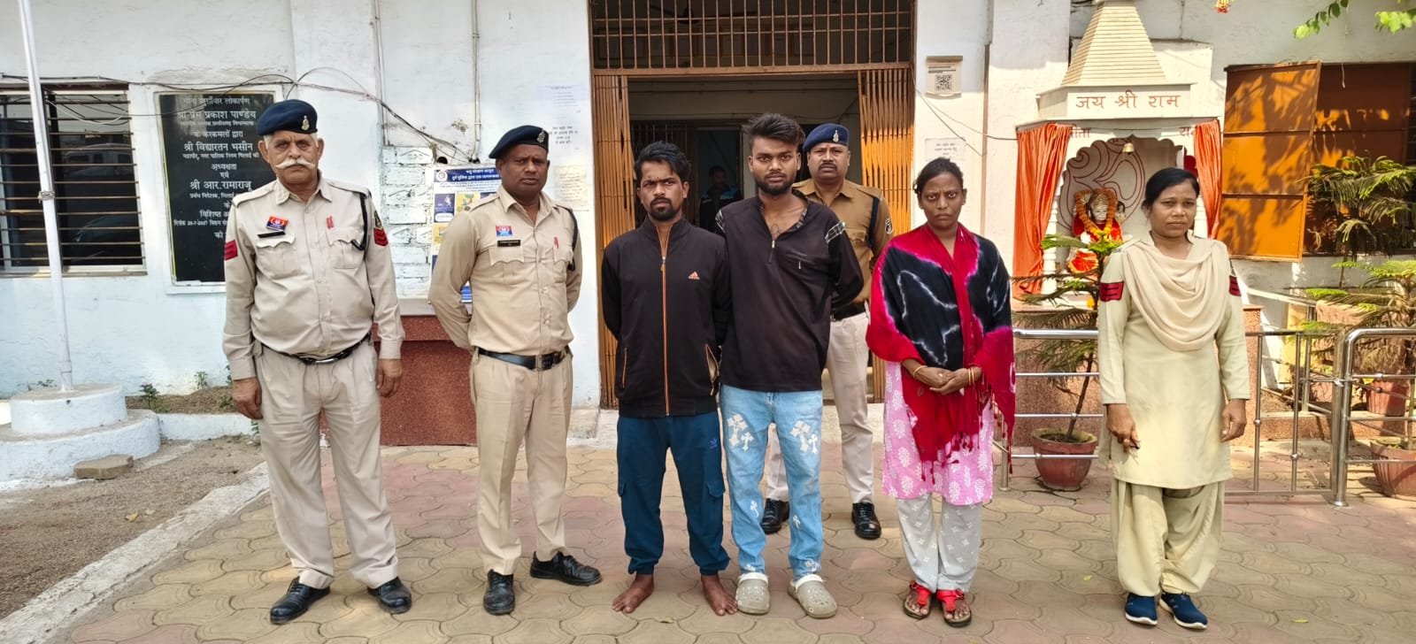 भिलाई ITI ग्राउंड के पास 7 किलोगांजा के साथ महिला सहित 3 आरोपी गिरफ्तार