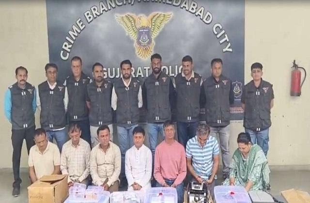 क्राइम ब्रांच की बड़ी कार्रवाई : आश्रम में चल रहा था नकली नोटों का कारखाना
