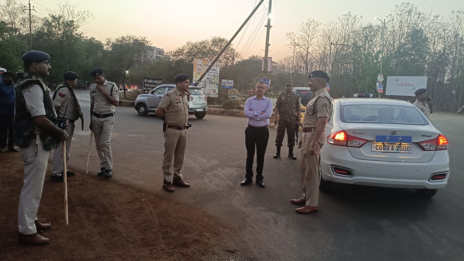 दुर्ग जिले में होली पर कड़ी सुरक्षा : SSP व IG ने खुद संभाली कमान दुर्ग जिले में होली पर कड़ी सुरक्षा : SSP व IG ने खुद संभाली कमान