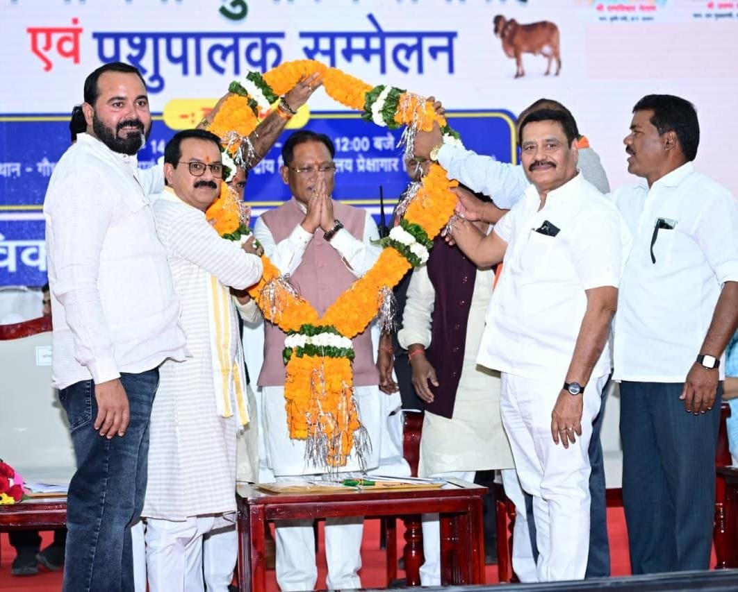 गोधन संरक्षण और गौसेवा को बढ़ावा देने राज्य सरकार प्रतिबद्ध : मुख्यमंत्री श्री साय गोधन संरक्षण और गौसेवा को बढ़ावा देने राज्य सरकार प्रतिबद्ध : मुख्यमंत्री श्री साय