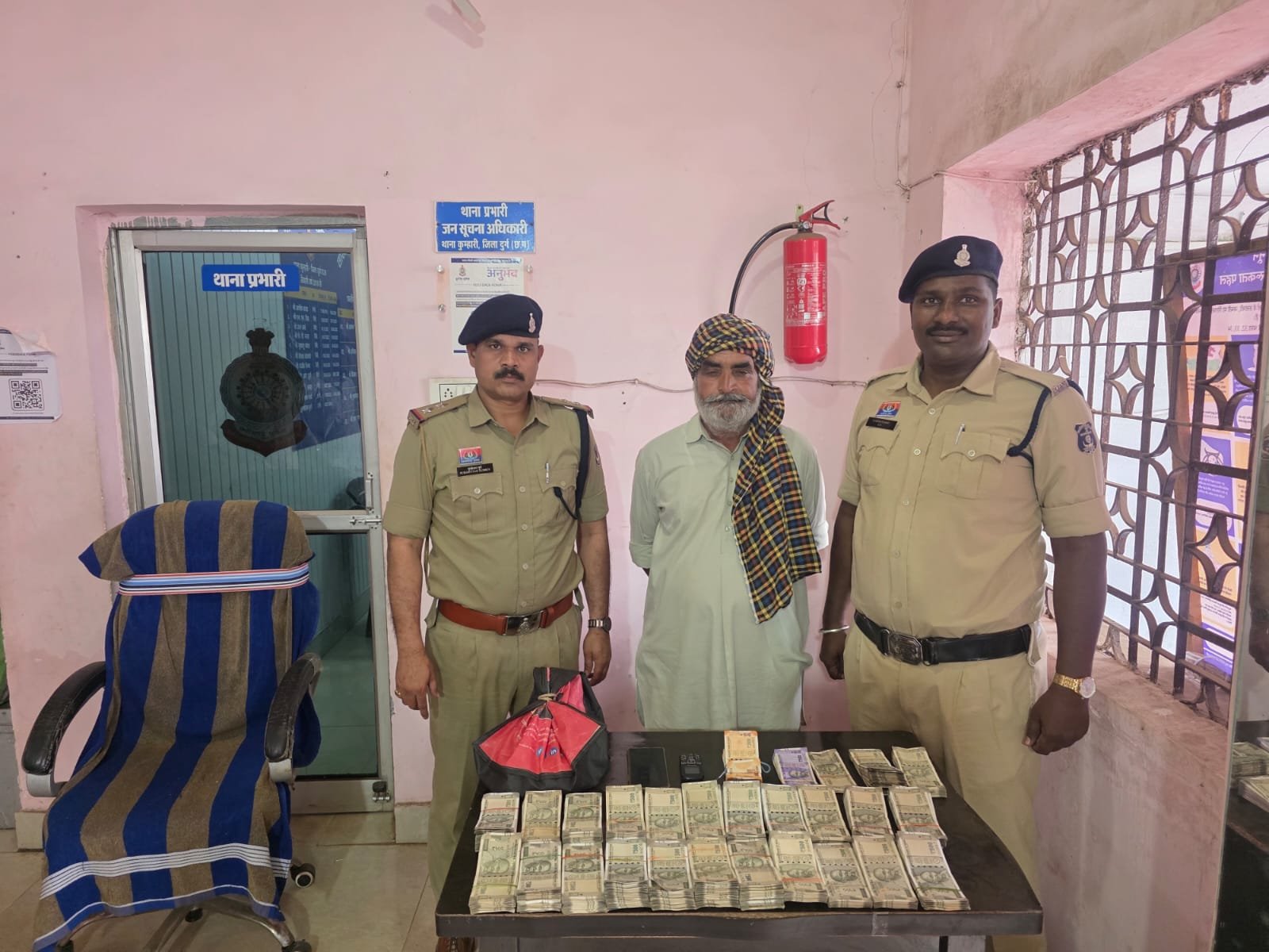 कुम्हारी में अवैध अफीम का कारोबार 403 ग्राम अफीम के साथ बुजुर्ग तस्कर गिरफ्तार