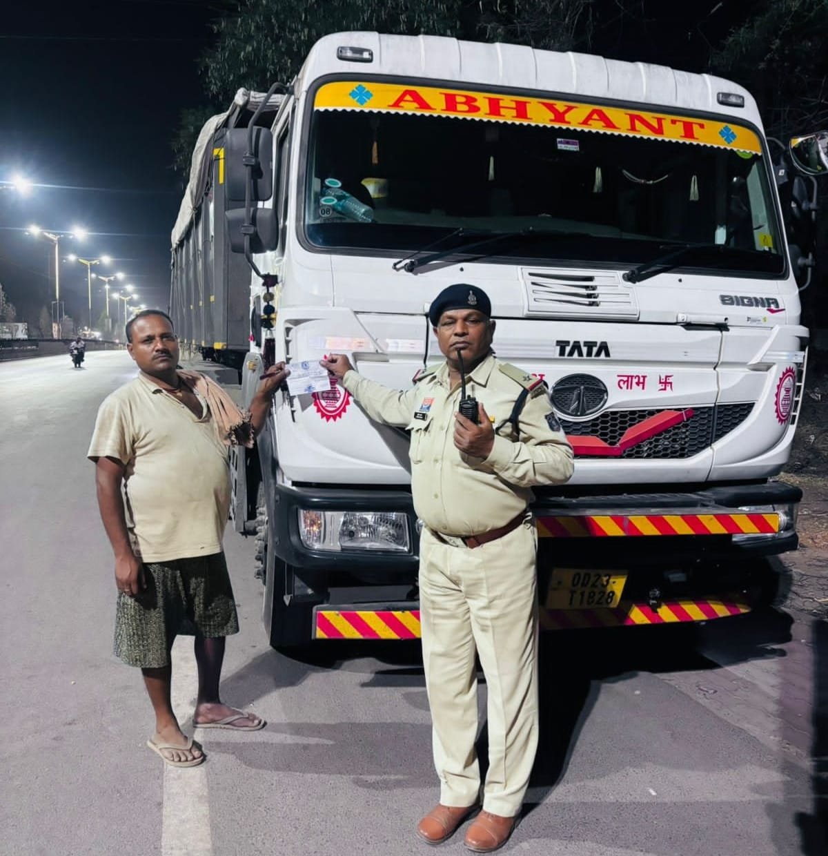 दुर्ग में नो-एंट्री नियमों का सख्ती से पालन : भारी वाहनों पर नियंत्रण दुर्ग में नो-एंट्री नियमों का सख्ती से पालन : भारी वाहनों पर नियंत्रण