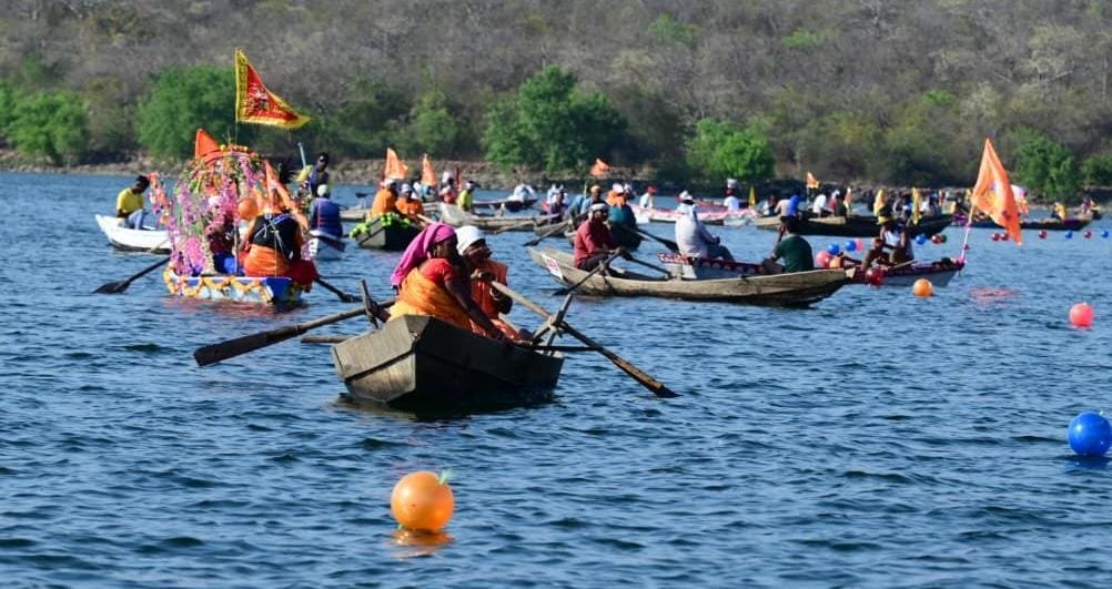 गंगरेल नौकायान उत्सव: महानदी रिवर बोट चैंपियनशिप का भव्य आयोजन गंगरेल नौकायान उत्सव: महानदी रिवर बोट चैंपियनशिप का भव्य आयोजन