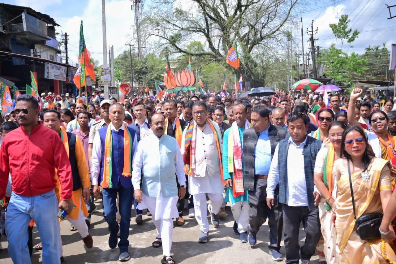 असम में BJP नामांकन रैली में उमड़ा जनसैलाब, उप मुख्यमंत्री अरुण साव हुए शामिल असम में BJP नामांकन रैली में उमड़ा जनसैलाब, उप मुख्यमंत्री अरुण साव हुए शामिल