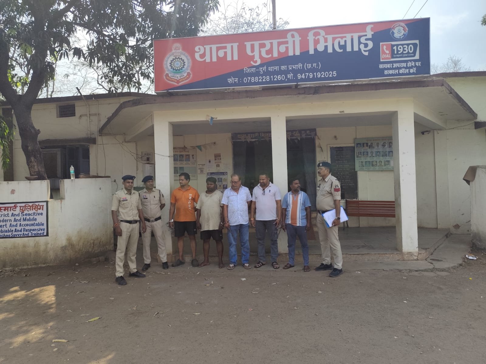 नूतन चौक में सट्टा जुआ पर बड़ी कार्रवाई, 5 आरोपी गिरफ्तार, ₹2.08 लाख की जप्ती