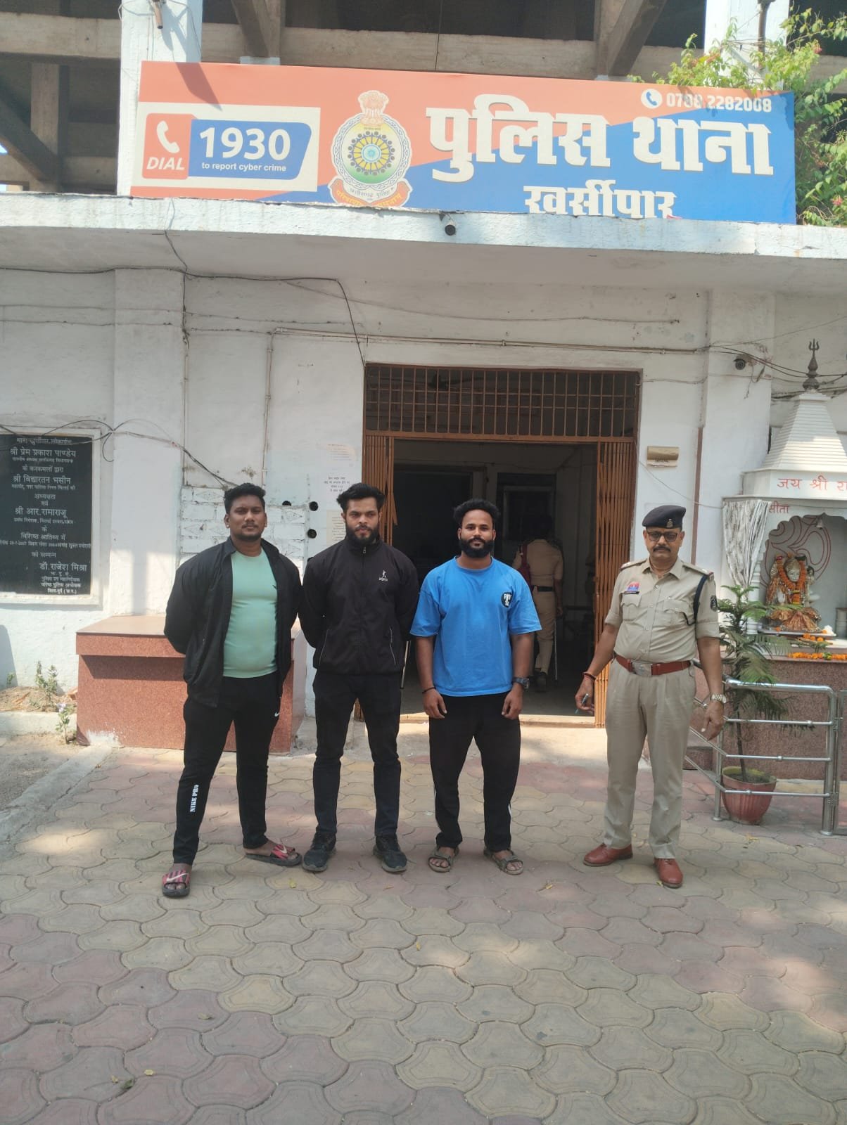 गैस एजेंसी में बाउंसरों ने की ग्राहकों से मारपीट, सभी को पकड़ा पुलिस ने गैस एजेंसी में बाउंसरों ने की ग्राहकों से मारपीट, सभी को पकड़ा पुलिस ने
