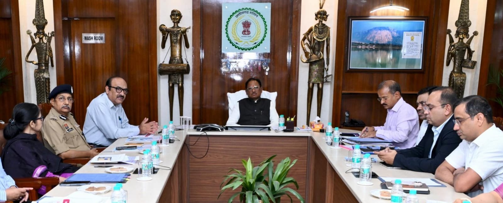 पश्चिम एशिया की परिस्थितियों पर मुख्यमंत्री विष्णु देव साय ने की उच्चस्तरीय समीक्षा
