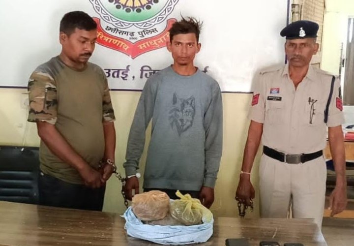 दुर्ग पुलिस की नशे के खिलाफ बड़ी कार्रवाई: 3 मामलों में 3 आरोपी गिरफ्तार दुर्ग पुलिस की नशे के खिलाफ बड़ी कार्रवाई: 3 मामलों में 3 आरोपी गिरफ्तार