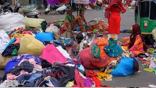 पुराने कपड़ों के मिलेंगे हजारों रुपये, बर्तन वाले को देने की नहीं जरूरत पुराने कपड़ों के मिलेंगे हजारों रुपये, बर्तन वाले को देने की नहीं जरूरत