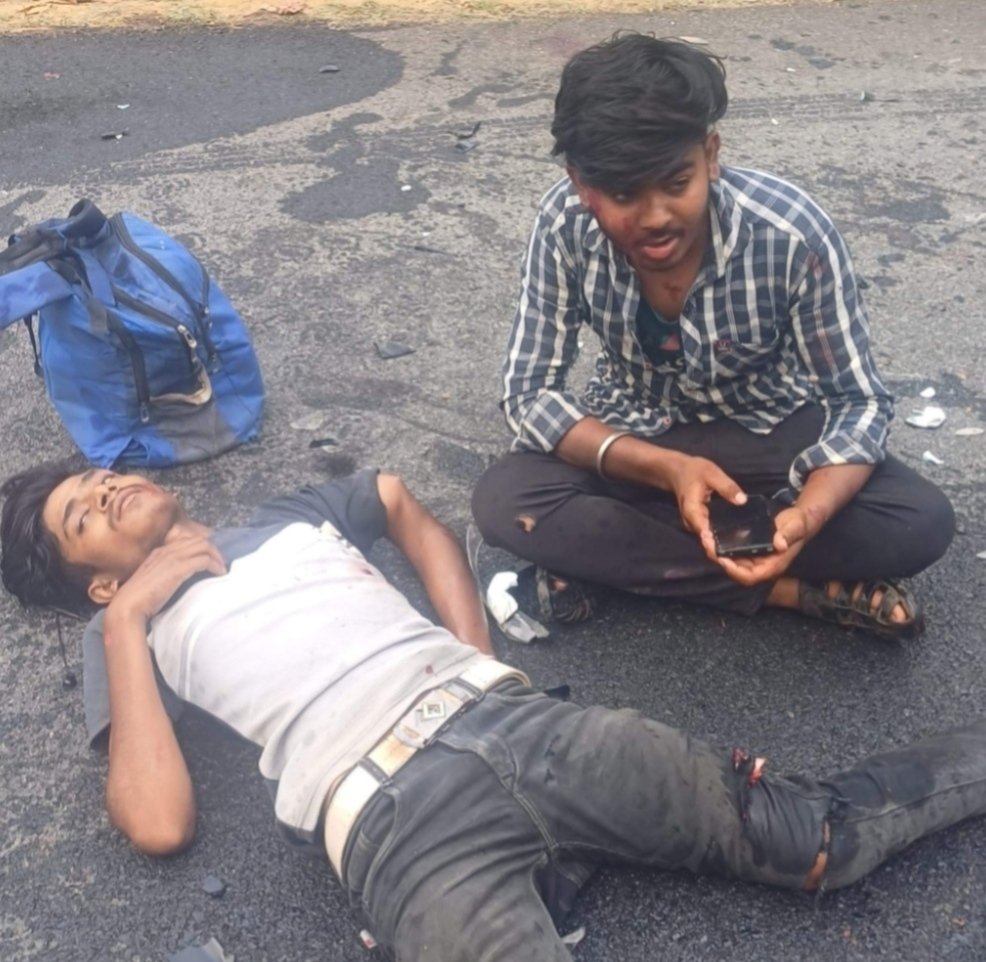 CG News : बाइकें भिड़ीं, प्रधान पाठक की मौके पर मौत, तीन युवक जख्मी