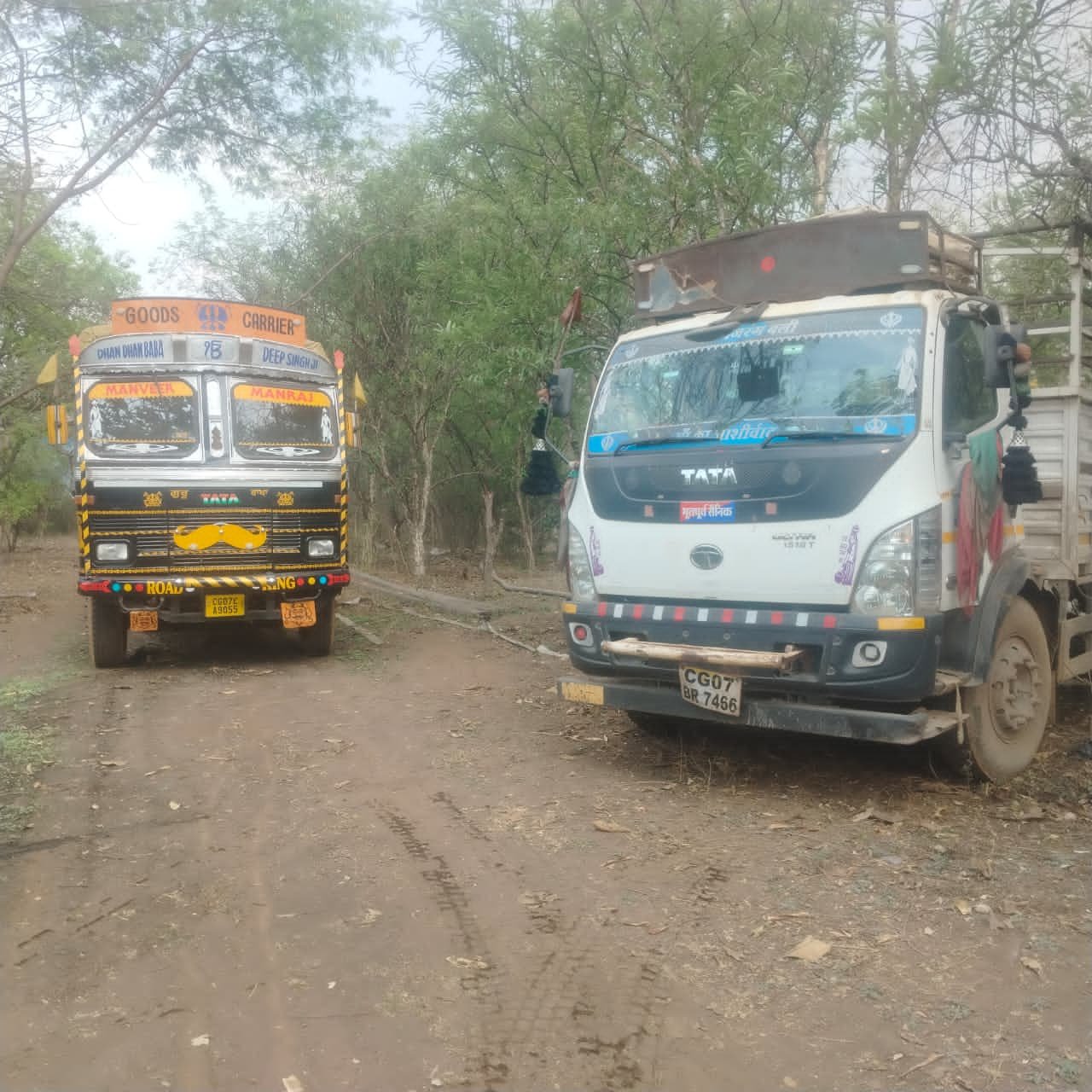 छत्तीसगढ़ शराब घोटाले की जांच तेज : दुर्ग की डिस्टलरी से 3 वाहन जप्त छत्तीसगढ़ शराब घोटाले की जांच तेज : दुर्ग की डिस्टलरी से 3 वाहन जप्त