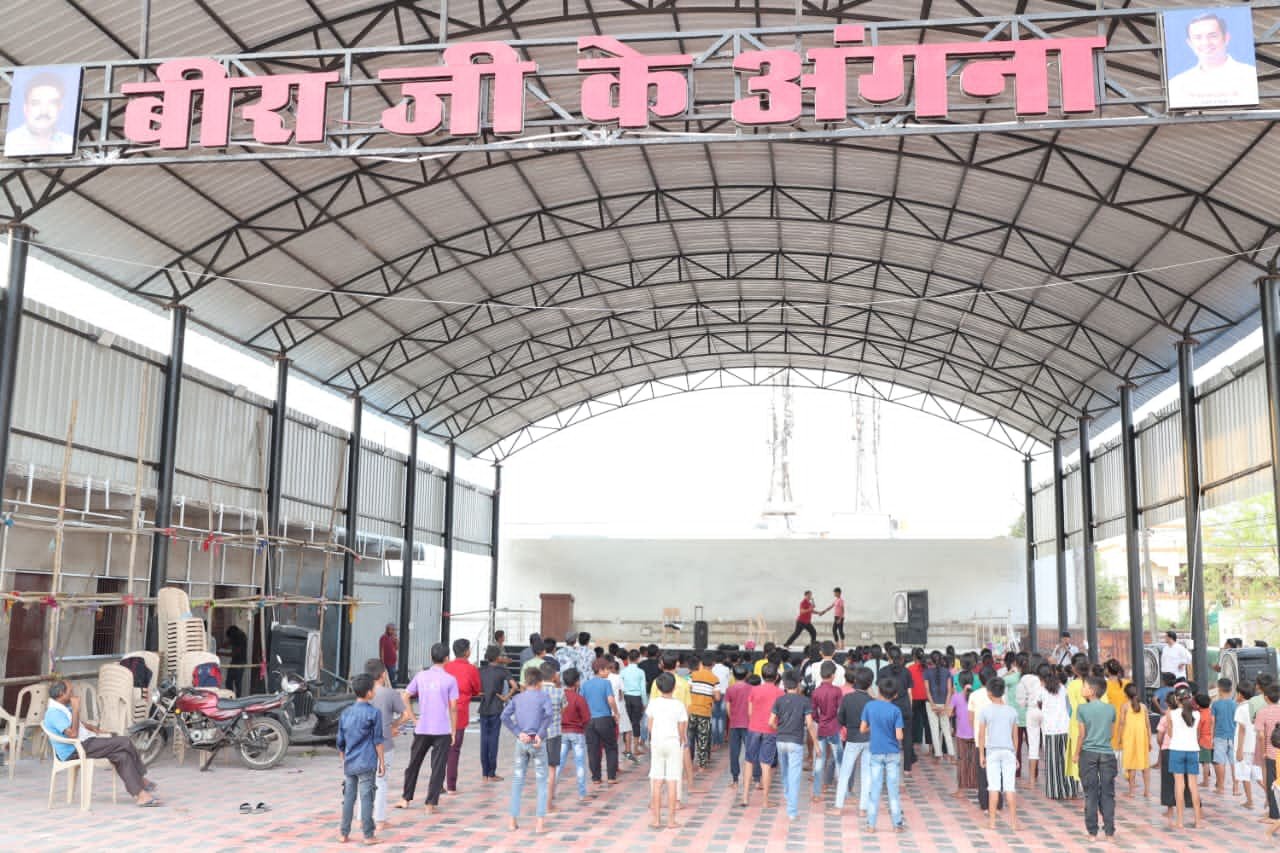 बीरा जी के अंगना में बच्चों को आत्मरक्षा का पाठ : नि:शुल्क कराटे प्रशिक्षण बीरा जी के अंगना में बच्चों को आत्मरक्षा का पाठ : नि:शुल्क कराटे प्रशिक्षण