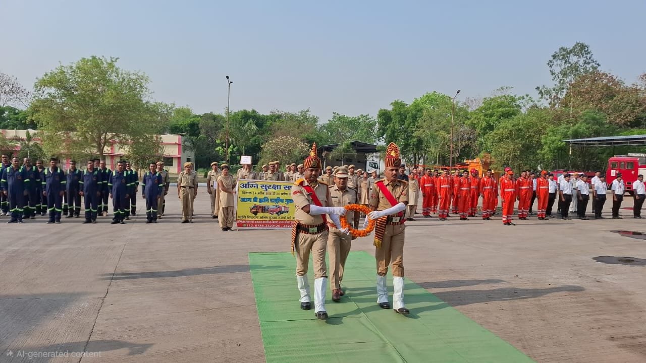 अग्निशमन दिवस पर दुर्ग में जागरूकता रैली, शहीद फायर कर्मियों को श्रद्धांजलि