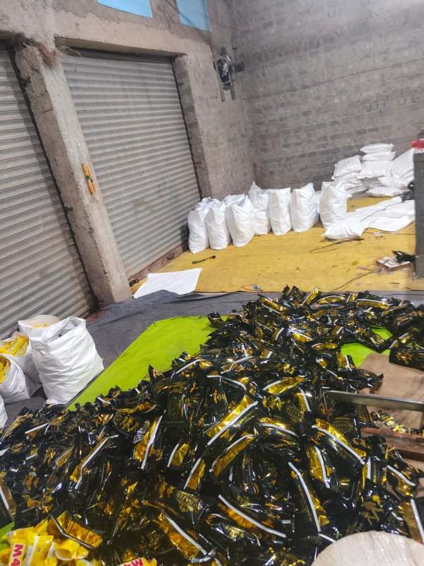 नंदिनी थाना क्षेत्र में अवैध गुटखा फैक्ट्री पर दुर्ग पुलिस का छापा, 13 मजदूर मिले