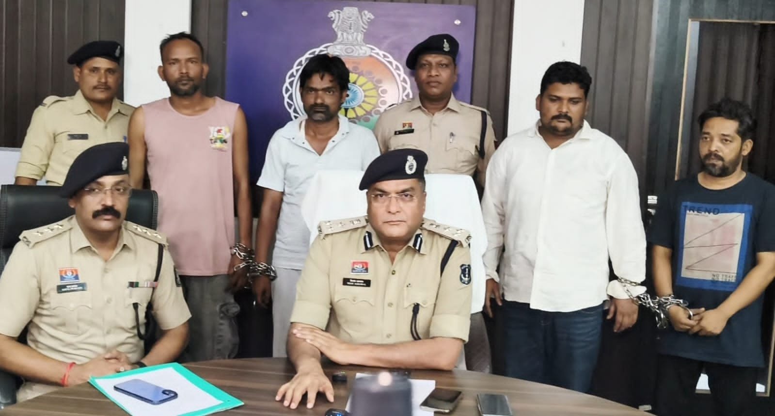 कोडीन सिरप तस्करी का बड़ा खुलासा, दुर्ग पुलिस ने तोड़ी सप्लाई चेन कोडीन सिरप तस्करी का बड़ा खुलासा, दुर्ग पुलिस ने तोड़ी सप्लाई चेन