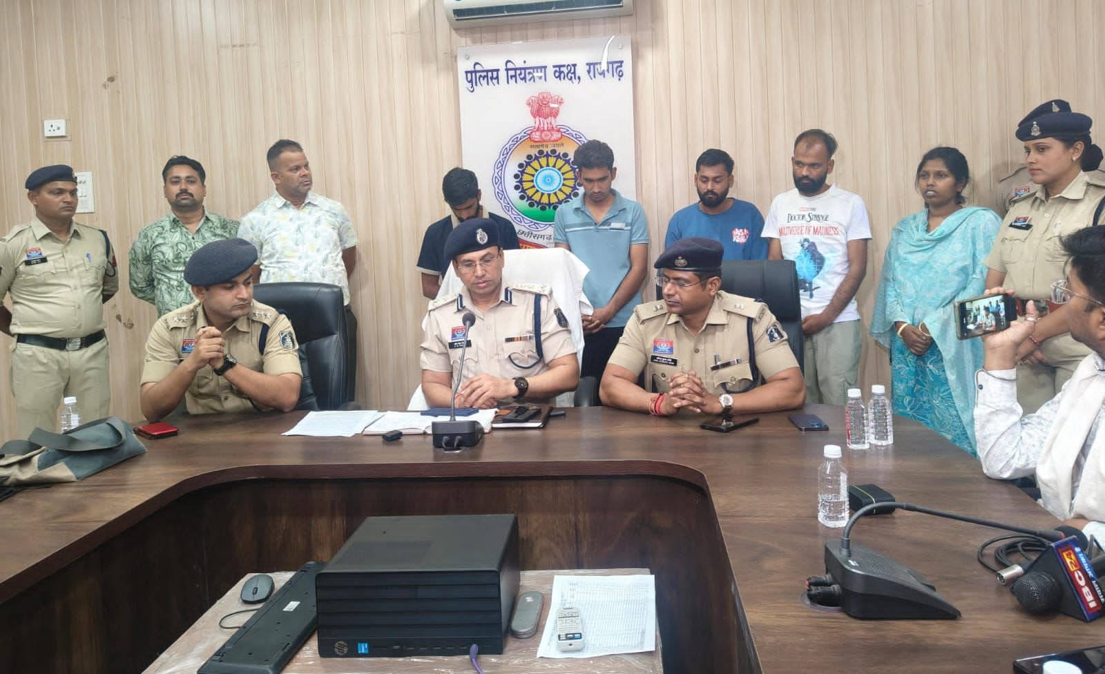 CG News : डिजिटल अरेस्ट” के नाम पर 37 लाख की ठगी का खुलासा CG News : डिजिटल अरेस्ट” के नाम पर 37 लाख की ठगी का खुलासा