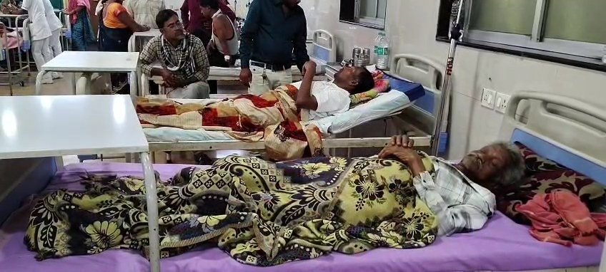 Durg : बारात से लौट रही बस हादसे का शिकार, 19 घायल; दो की हालत गंभीर