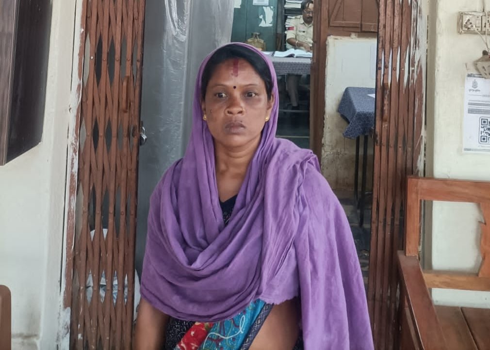 Durg अंधे कत्ल का खुलासा : नाबालिग और महिला आरोपी गिरफ्तार Durg अंधे कत्ल का खुलासा : नाबालिग और महिला आरोपी गिरफ्तार