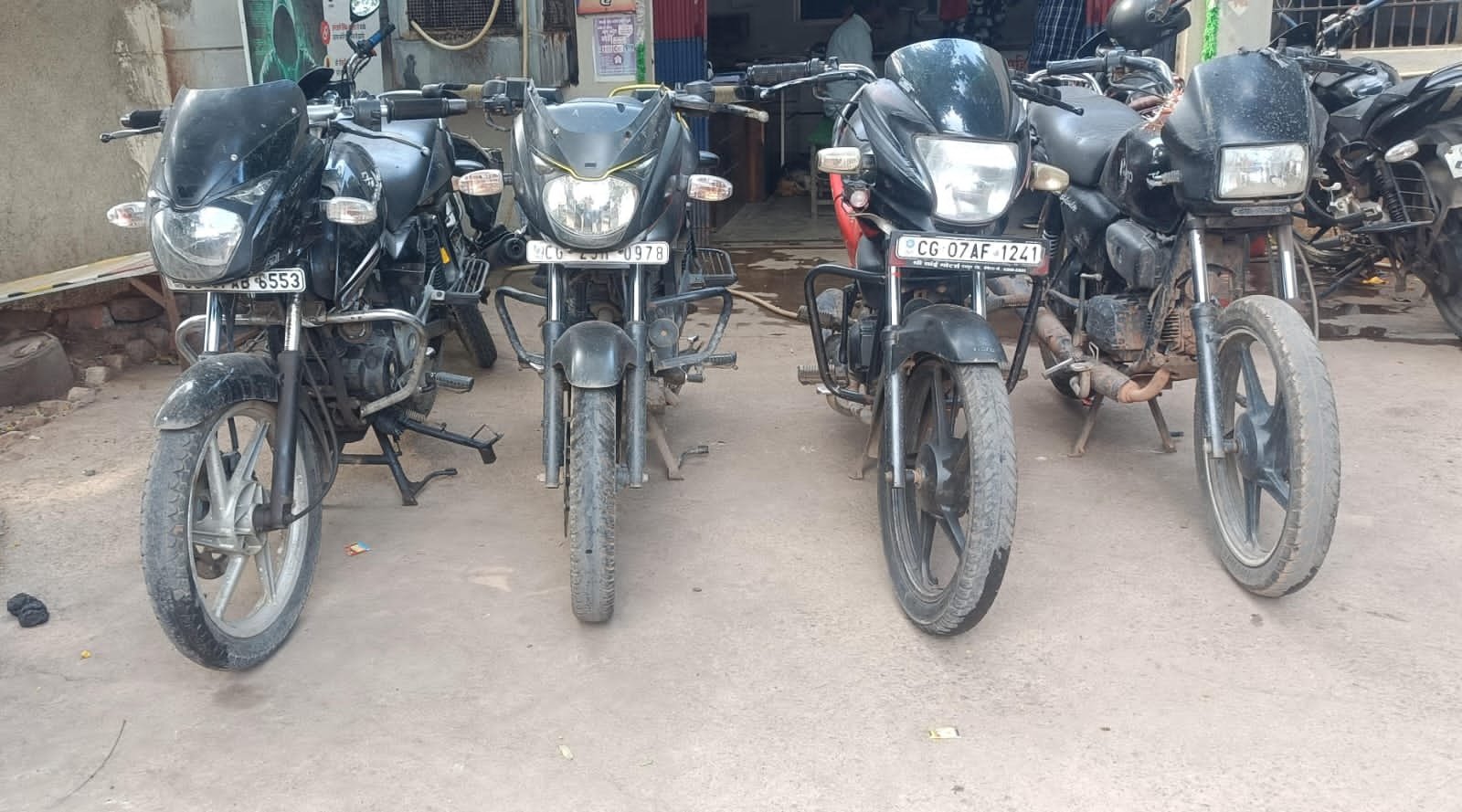 बाइक चोरी 2 अपचारी बालक दुर्ग पुलिस की गिरफ्त में, चार मोटरसाइकिल जप्त
