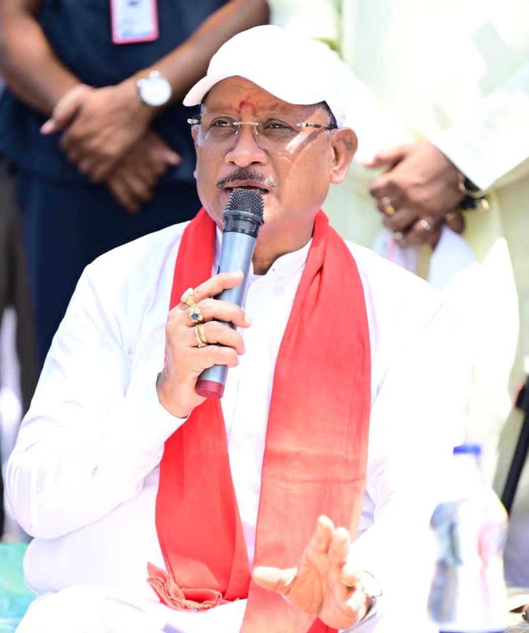 आम की छांव में बदले सपनों के मायने : मुख्यमंत्री ने कहा—“अब करोड़पति दीदी बनने की सोचिए” आम की छांव में बदले सपनों के मायने : मुख्यमंत्री ने कहा—“अब करोड़पति दीदी बनने की सोचिए”