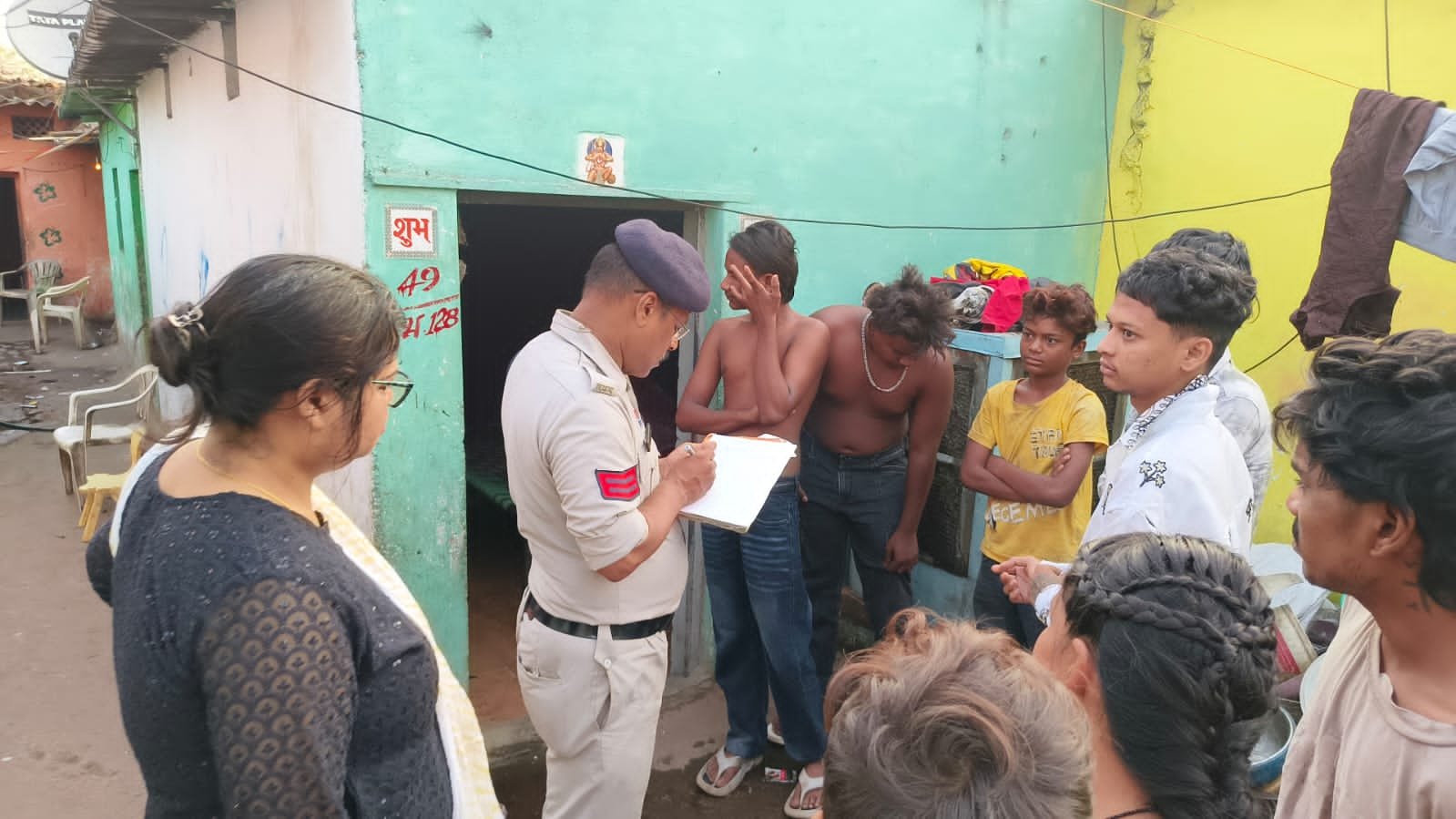 खुर्सीपार में तड़के सुबह दुर्ग पुलिस की सघन चेकिंग, 7 संदिग्ध बाइक जब्त
