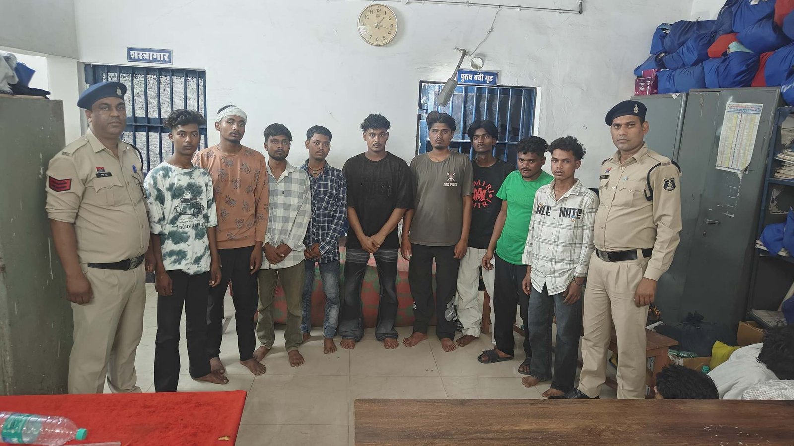 पुराने विवाद में युवक की हत्या, दुर्ग पुलिस ने 9 आरोपियों को किया गिरफ्तार पुराने विवाद में युवक की हत्या, दुर्ग पुलिस ने 9 आरोपियों को किया गिरफ्तार