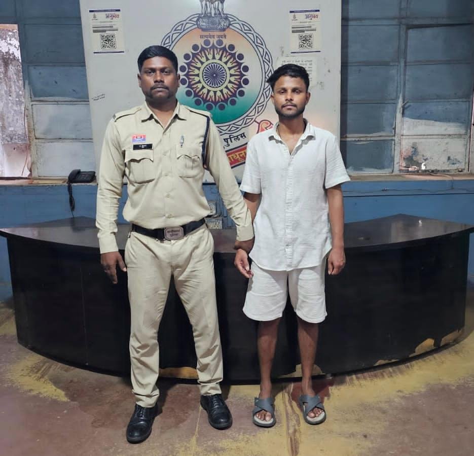 IPL सट्टा मामले में एक और आरोपी गिरफ्तार, म्यूल अकाउंट कराया था उपलब्ध IPL सट्टा मामले में एक और आरोपी गिरफ्तार, म्यूल अकाउंट कराया था उपलब्ध