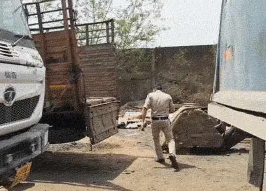 BSP से करोड़ का लोहा चोरी! फ्लू डस्ट के नीचे छिपाकर निकलता था माल BSP से करोड़ का लोहा चोरी! फ्लू डस्ट के नीचे छिपाकर निकलता था माल