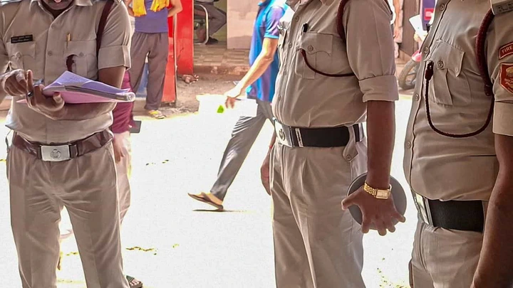 13 दरिंदे रात भर नोचते रहे शरीर, तिलक समारोह में डांस के बहाने बुलाकर 2 बहनों से गैंगरेप