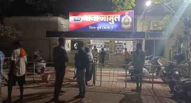 भिलाई में घर में घुसकर हमला, गर्भवती महिला समेत कई घायल, आक्रोशितो ने किया जामुल थाने का घेराव भिलाई में घर में घुसकर हमला, गर्भवती महिला समेत कई घायल, आक्रोशितो ने किया जामुल थाने का घेराव