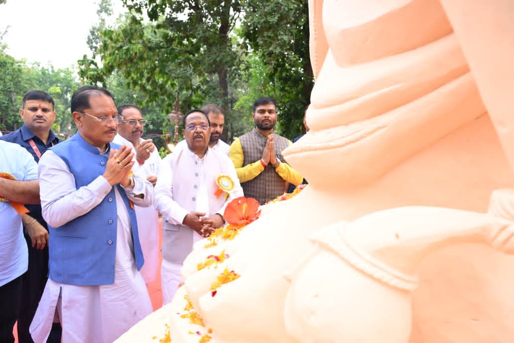 मातृशक्ति एवं प्रकृति के प्रति श्रद्धा का अनुपम संगम : मुख्यमंत्री विष्णु देव साय ने “राम वाटिका” में किया रुद्राक्ष का पौधारोपण